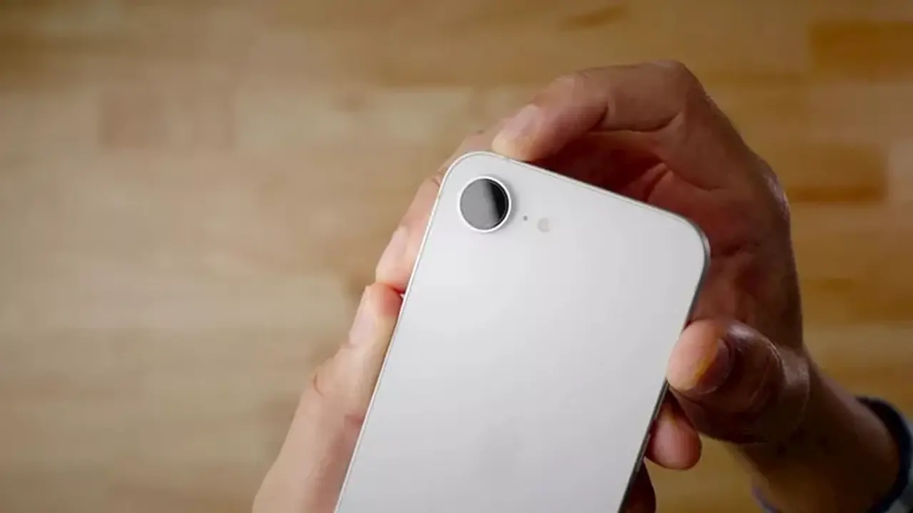 سعر تنافسي.. آيفون 17e الجديد يظهر بمواصفات تقنية غير متوقعة في الأسواق العالمية